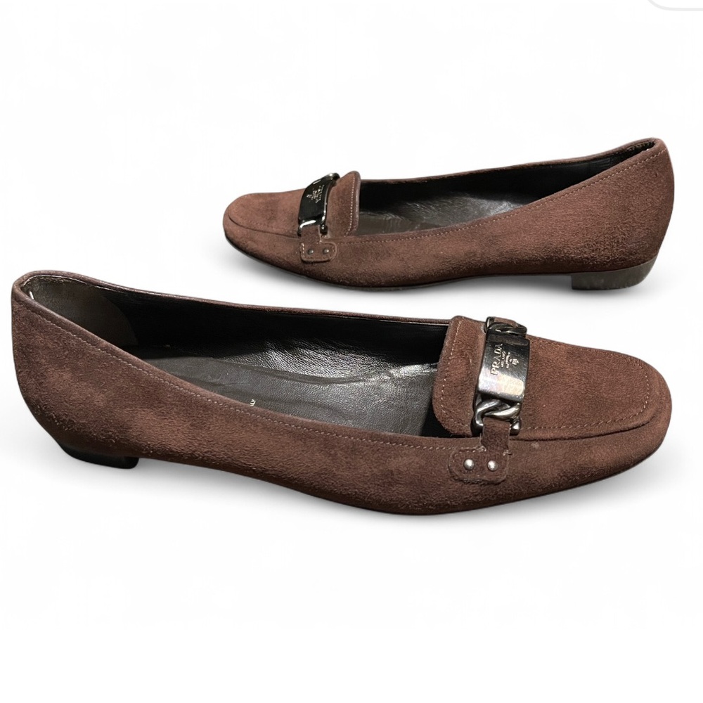 Vintage Prada Women's Brown Suede Loafers with Metallic Detail‎